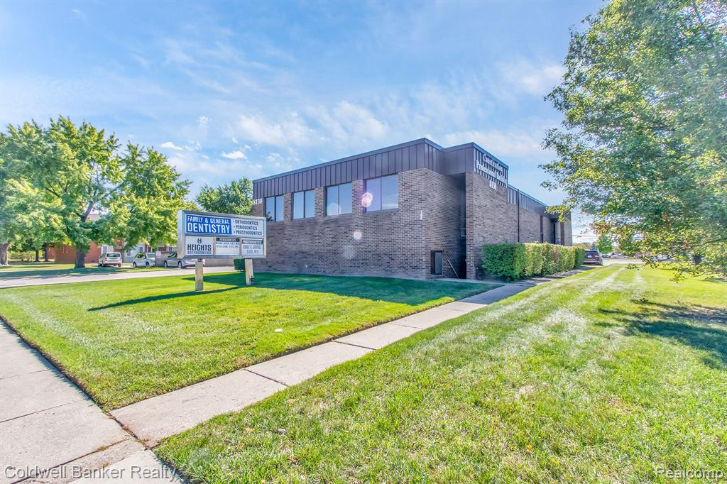 8130 CONSTITUTION Boulevard, Sterling Heights, MI 48313 — front exterior