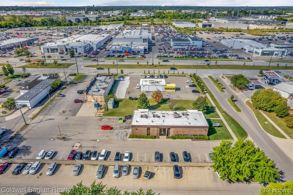 8130 CONSTITUTION Boulevard, Sterling Heights, MI 48313 — Photo 4