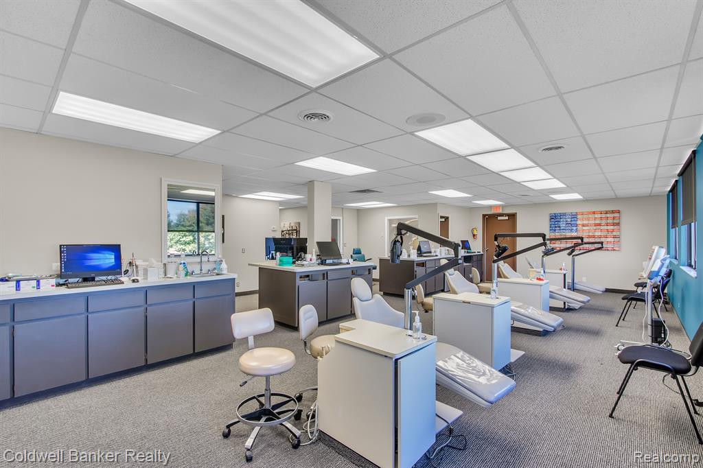 8130 CONSTITUTION Boulevard, Sterling Heights, MI 48313 — Photo 12