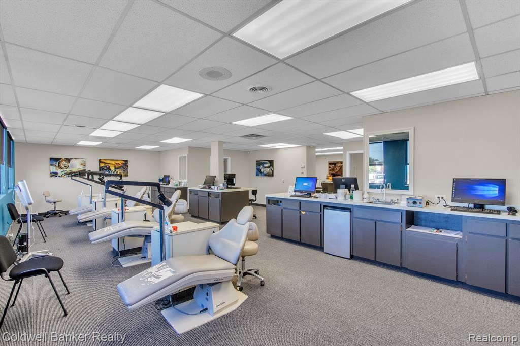 8130 CONSTITUTION Boulevard, Sterling Heights, MI 48313 — Photo 13