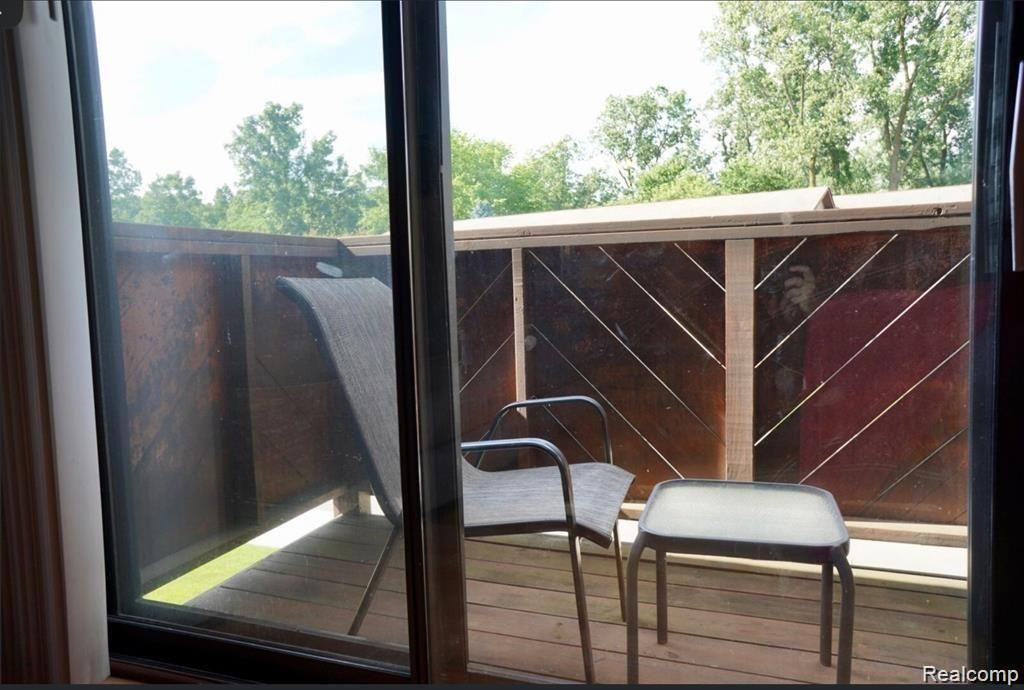 7769 MANOR CIR APT 204, Westland, MI — Photo 10