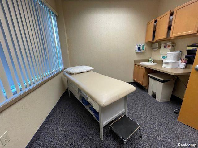 5151 GATEWAY Center, Flint, MI 48507 — Photo 4