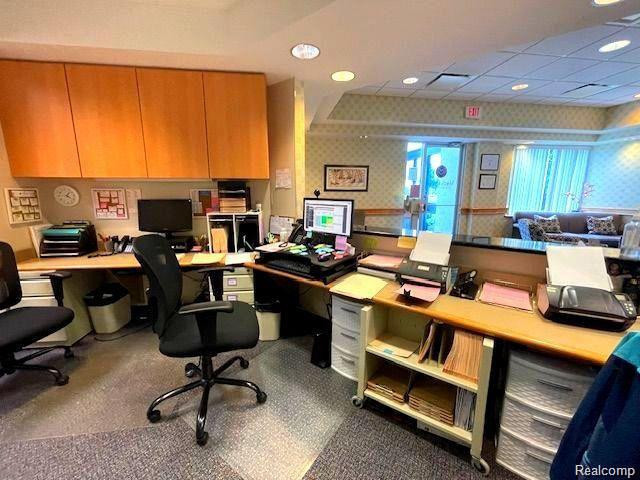 5151 GATEWAY Center, Flint, MI 48507 — Photo 5