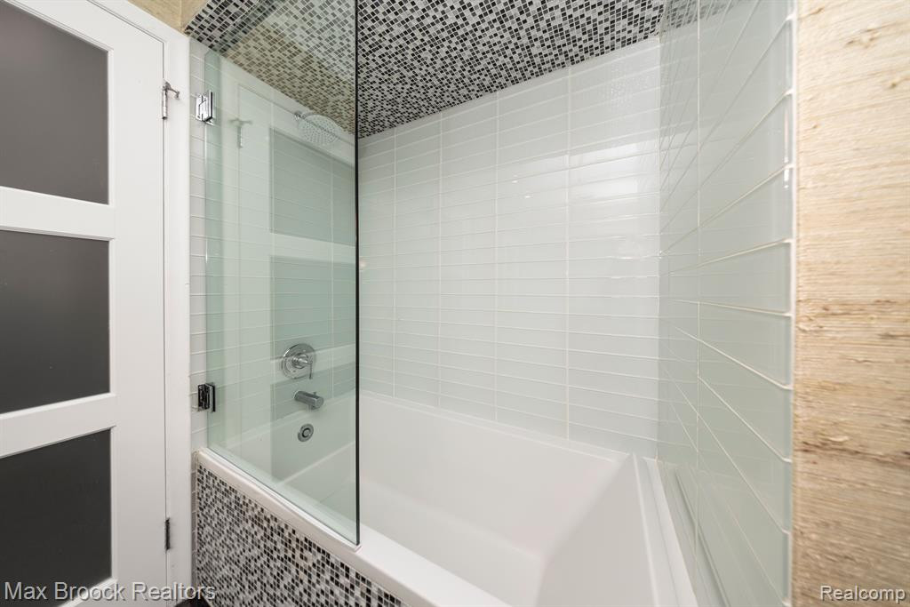 5516 WESTWOOD Lane, Bloomfield Hills, MI — Photo 28