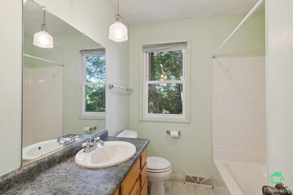 19840 Waterloo Road, Chelsea, MI 48118 — Photo 17