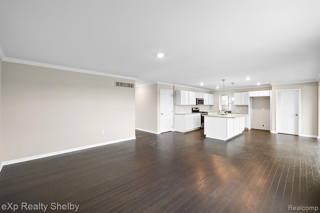 52585 WELLINGTON VALLEY Drive, Macomb, MI 48042 — Photo 14