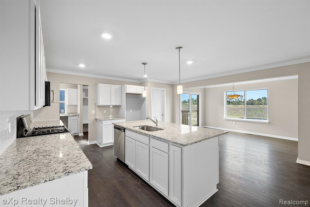52585 WELLINGTON VALLEY Drive, Macomb, MI 48042 — Photo 17