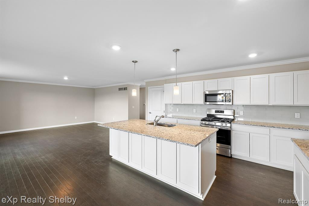 52585 WELLINGTON VALLEY Drive, Macomb, MI 48042 — Photo 19
