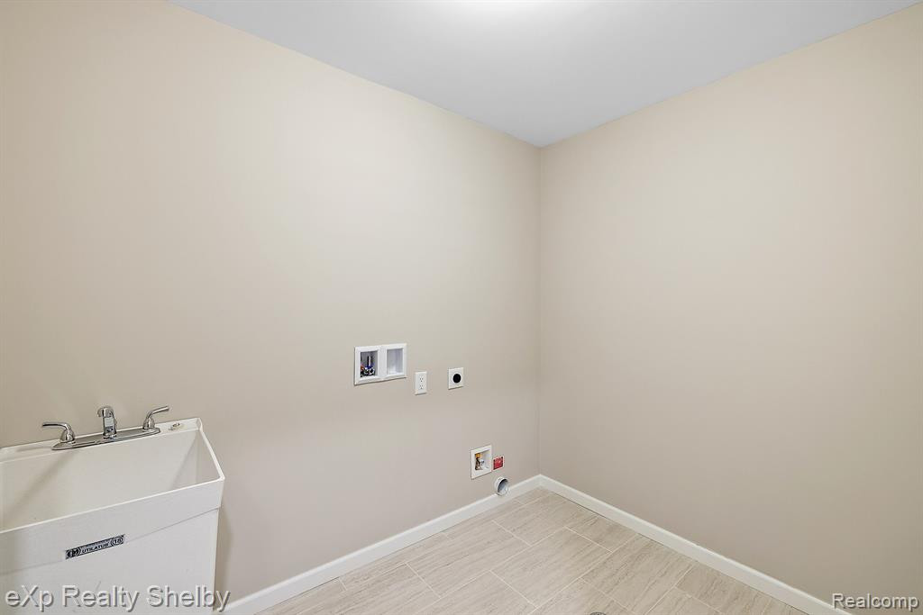 52585 WELLINGTON VALLEY Drive, Macomb, MI 48042 — Photo 32