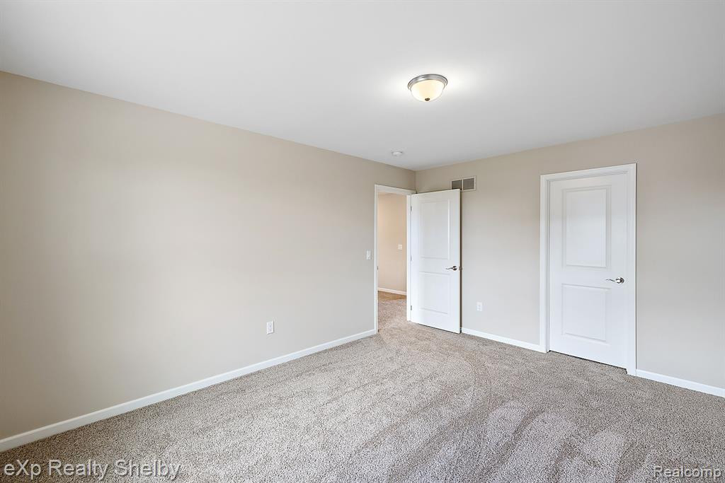 52585 WELLINGTON VALLEY Drive, Macomb, MI 48042 — Photo 34