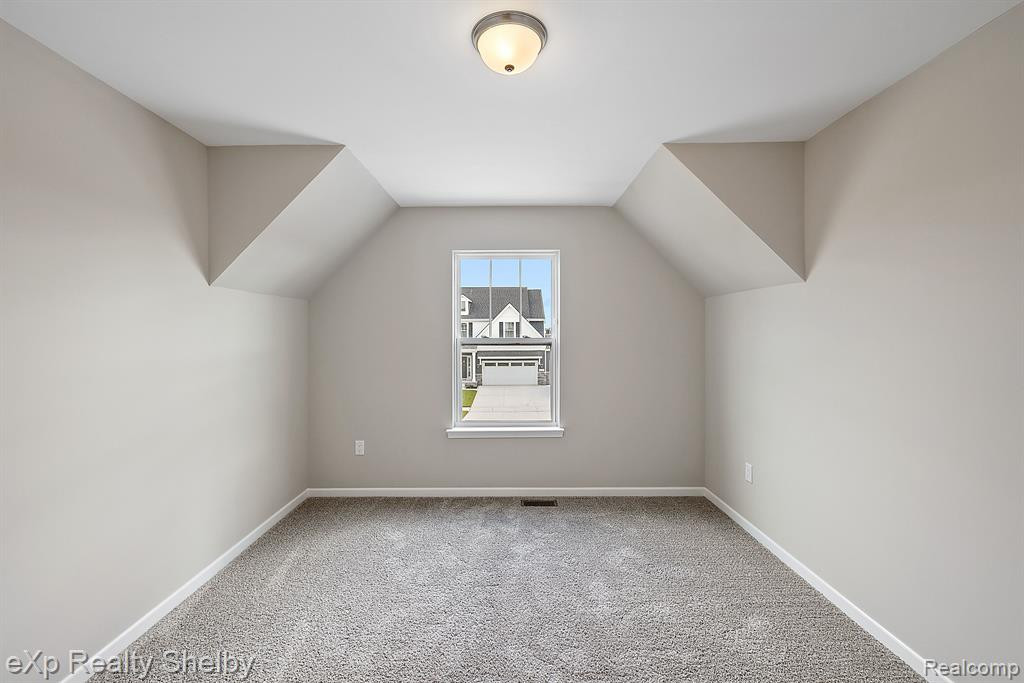 52585 WELLINGTON VALLEY Drive, Macomb, MI 48042 — Photo 37