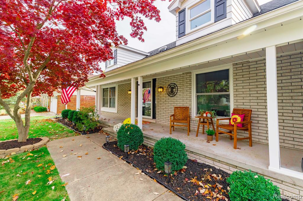 8297 Hampton Road, Grosse Ile, MI 48138 — Photo 2