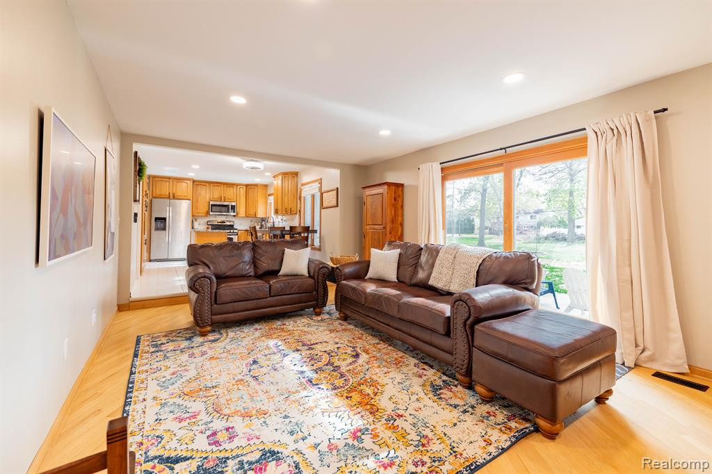 8297 Hampton Road, Grosse Ile, MI 48138 — Photo 13