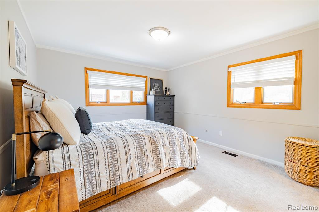 8297 Hampton Road, Grosse Ile, MI 48138 — Photo 17