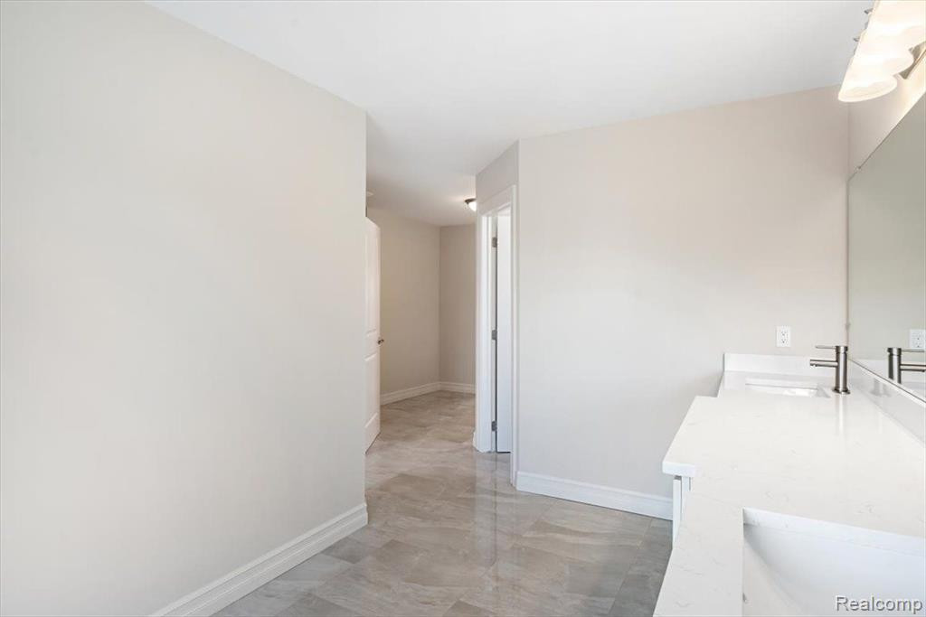 54614 BRENDA Drive, Macomb, MI 48042 — Photo 51
