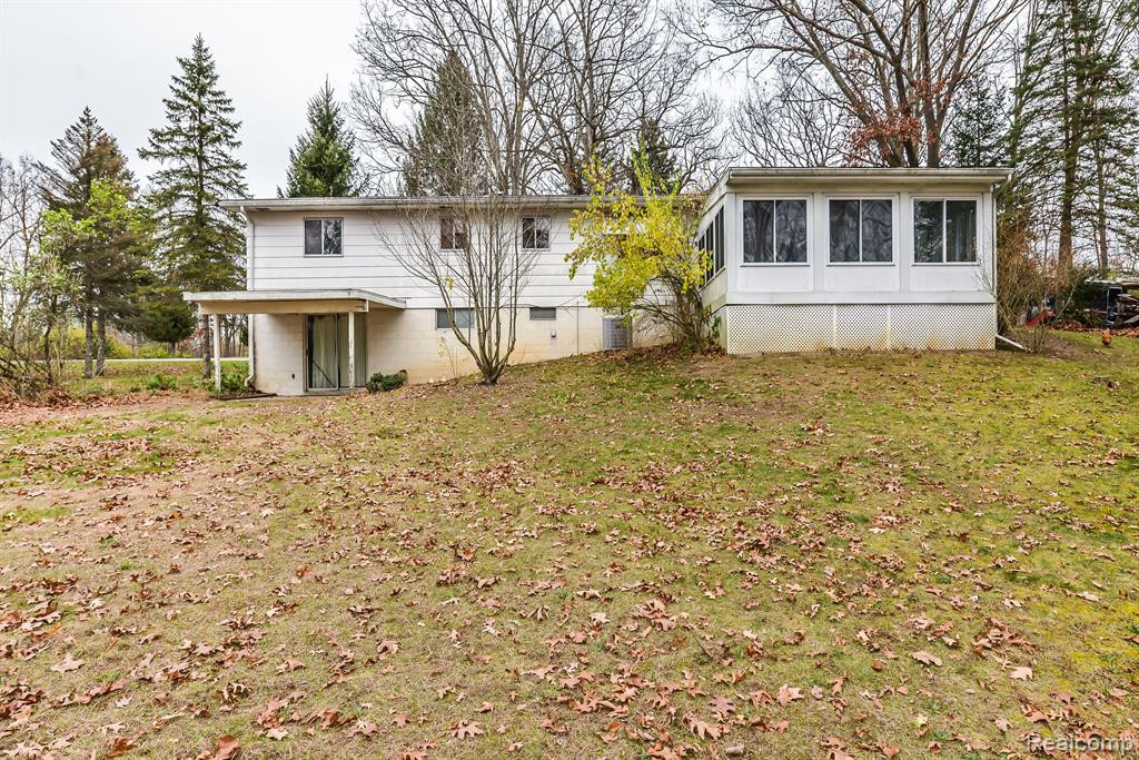 9777 DEXTER PINCKNEY Road, Pinckney, MI 48169 — Photo 6