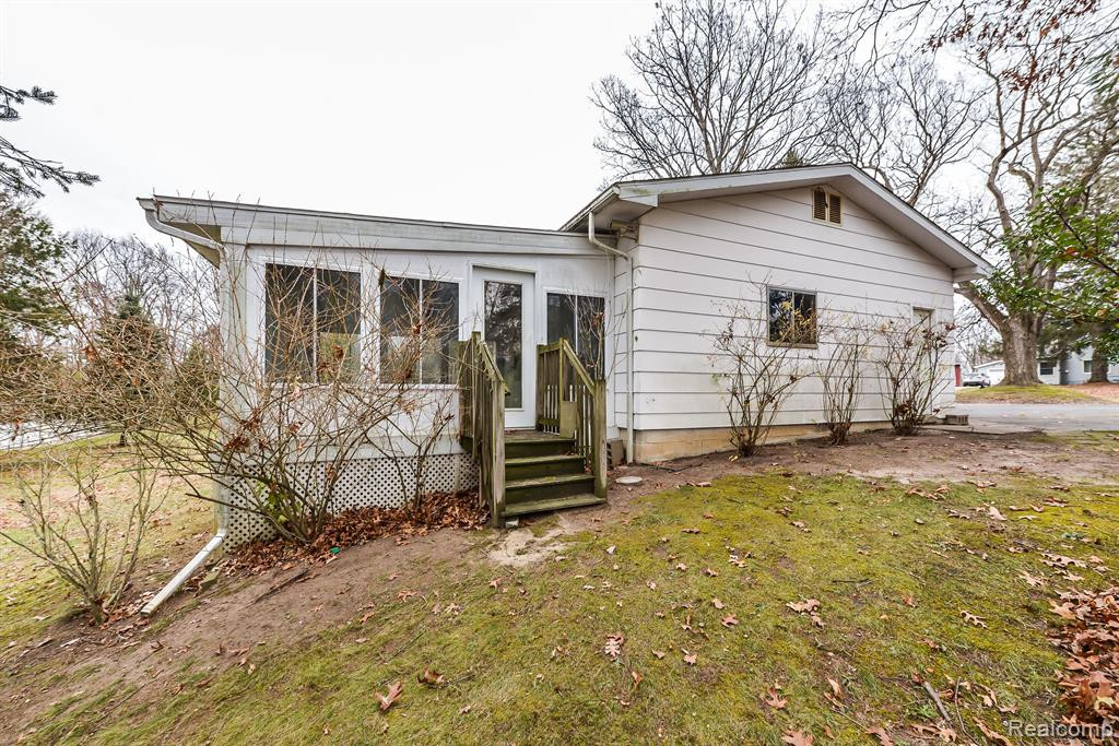 9777 DEXTER PINCKNEY Road, Pinckney, MI 48169 — Photo 8