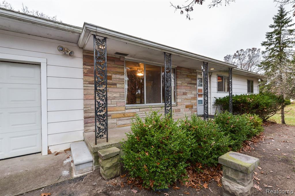 9777 DEXTER PINCKNEY Road, Pinckney, MI 48169 — Photo 9