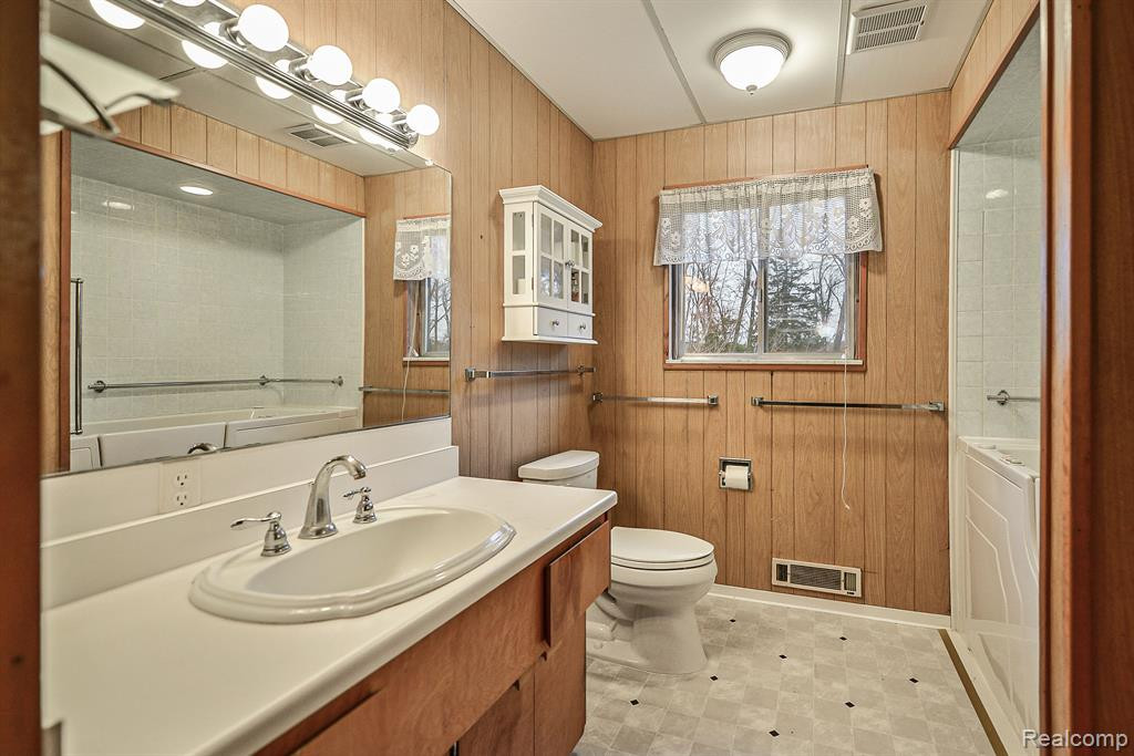 9777 DEXTER PINCKNEY Road, Pinckney, MI 48169 — Photo 20