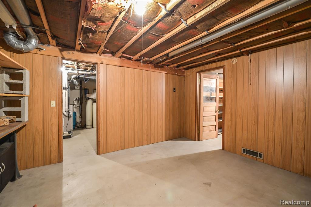 9777 DEXTER PINCKNEY Road, Pinckney, MI 48169 — Photo 32