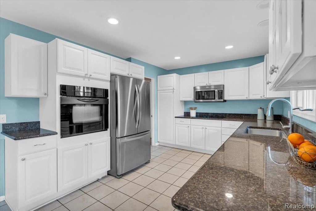 4316 PINE TREE Trail, Bloomfield Hills, MI 48302 — Photo 8