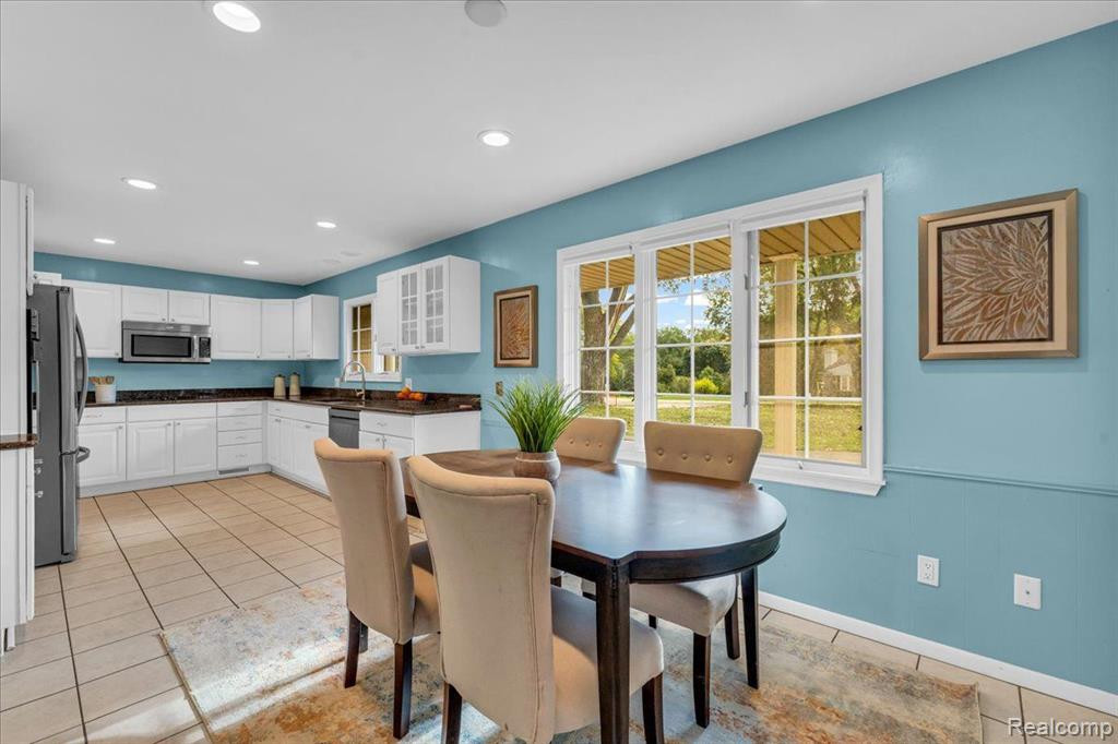 4316 PINE TREE Trail, Bloomfield Hills, MI 48302 — Photo 12