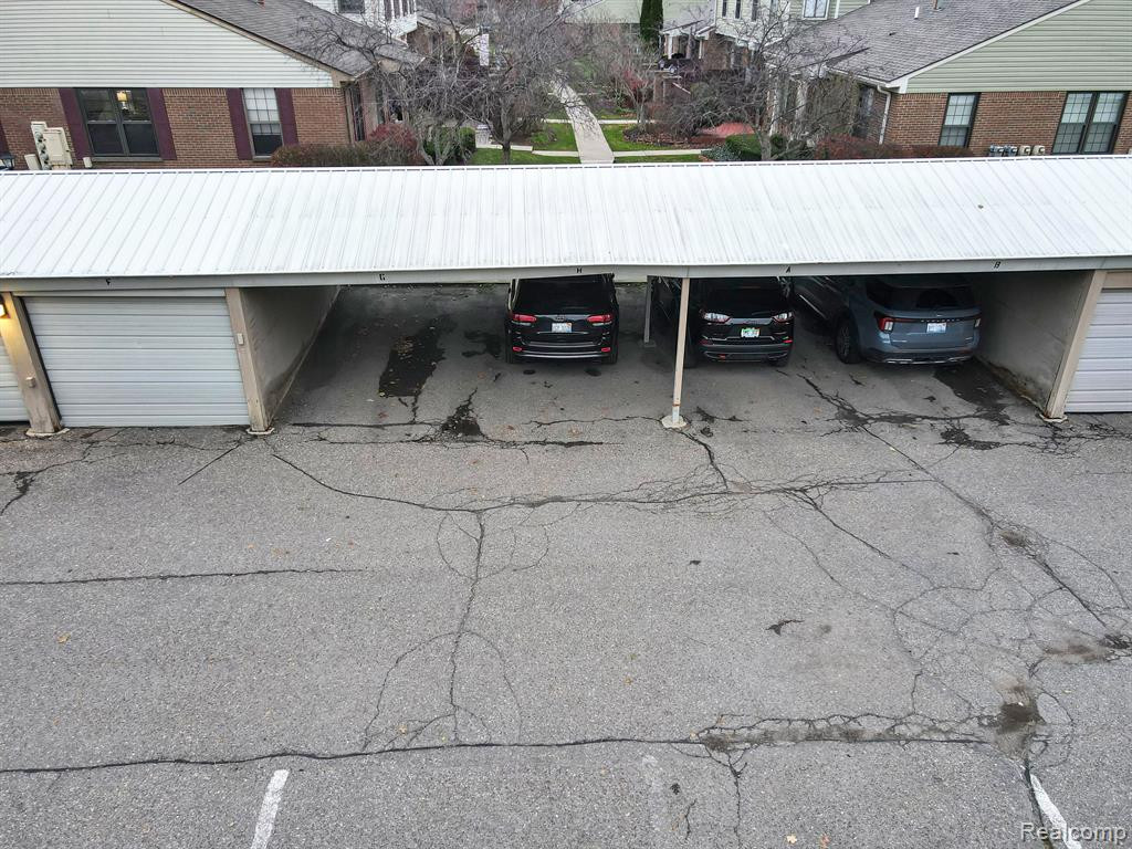 31120 COUNTRY Way, Farmington Hills, MI 48331 — Photo 28