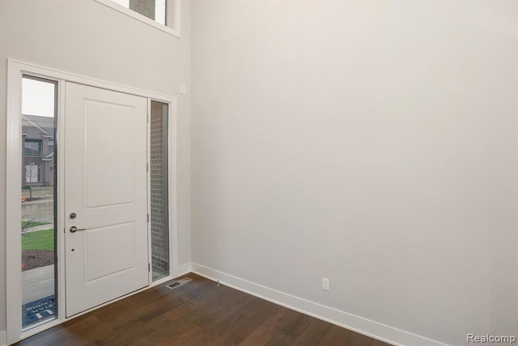 4931 Adler Court, Troy, MI 48085 — Photo 9