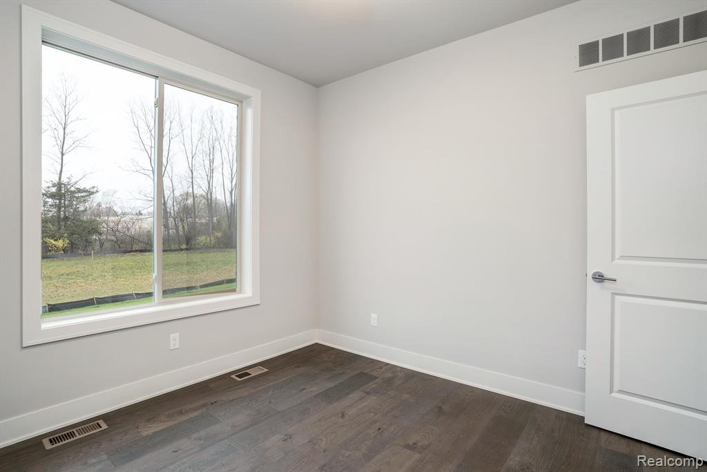 4931 Adler Court, Troy, MI 48085 — Photo 30