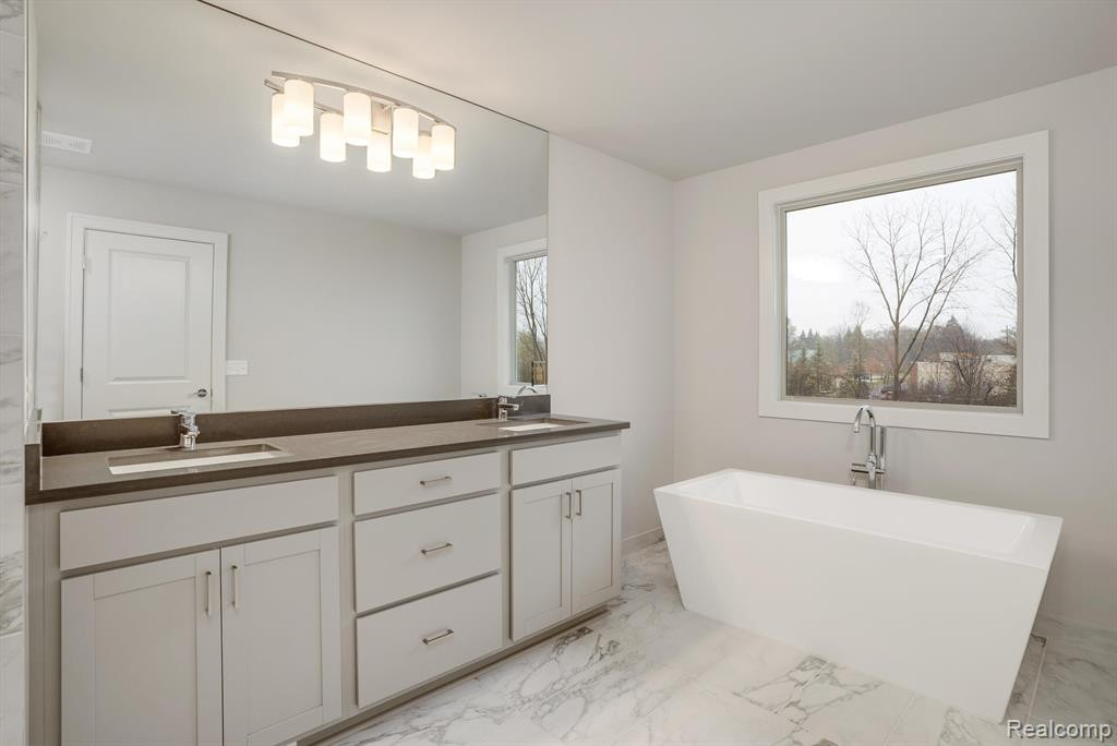 4931 Adler Court, Troy, MI 48085 — Photo 38