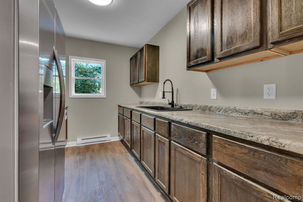 5031 ANATOLE Street, Grosse Pointe, MI 48236 — Photo 8