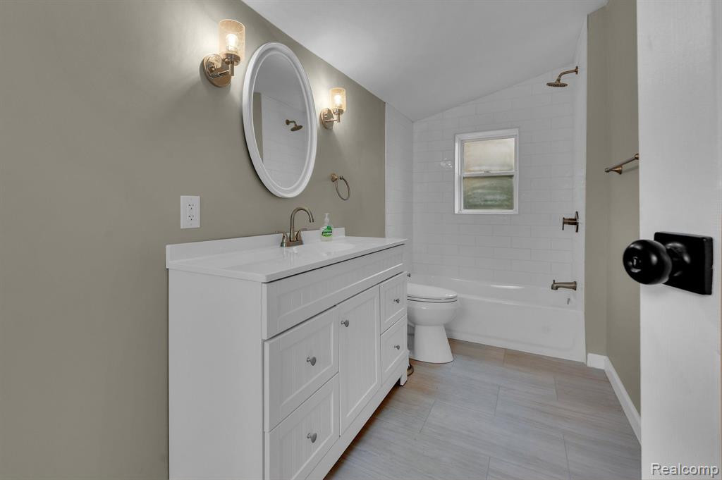5031 ANATOLE Street, Grosse Pointe, MI 48236 — Photo 13