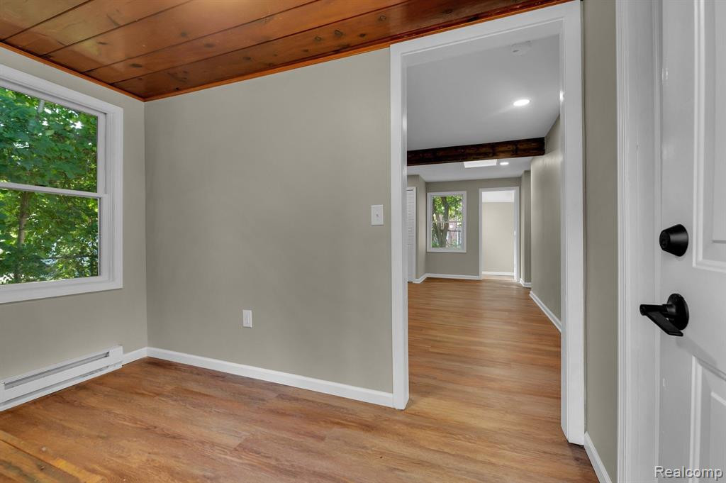 5031 ANATOLE Street, Grosse Pointe, MI 48236 — Photo 15