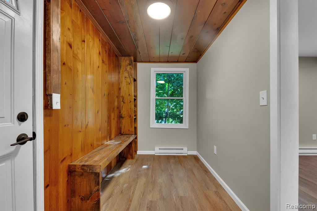 5031 ANATOLE Street, Grosse Pointe, MI 48236 — Photo 16