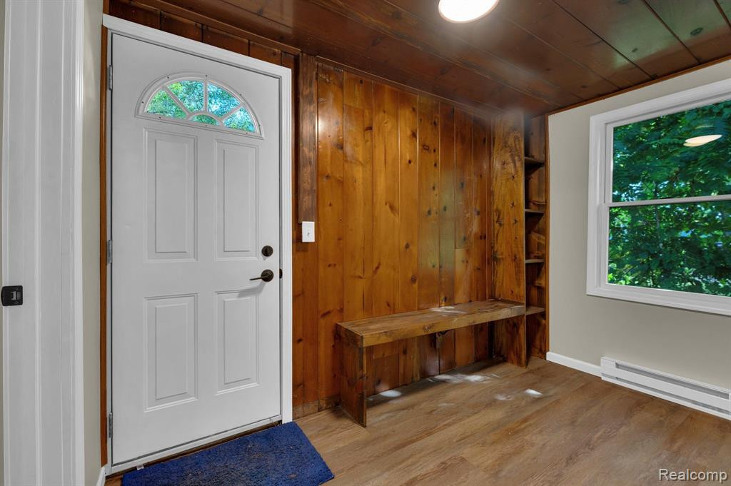 5031 ANATOLE Street, Grosse Pointe, MI 48236 — Photo 17