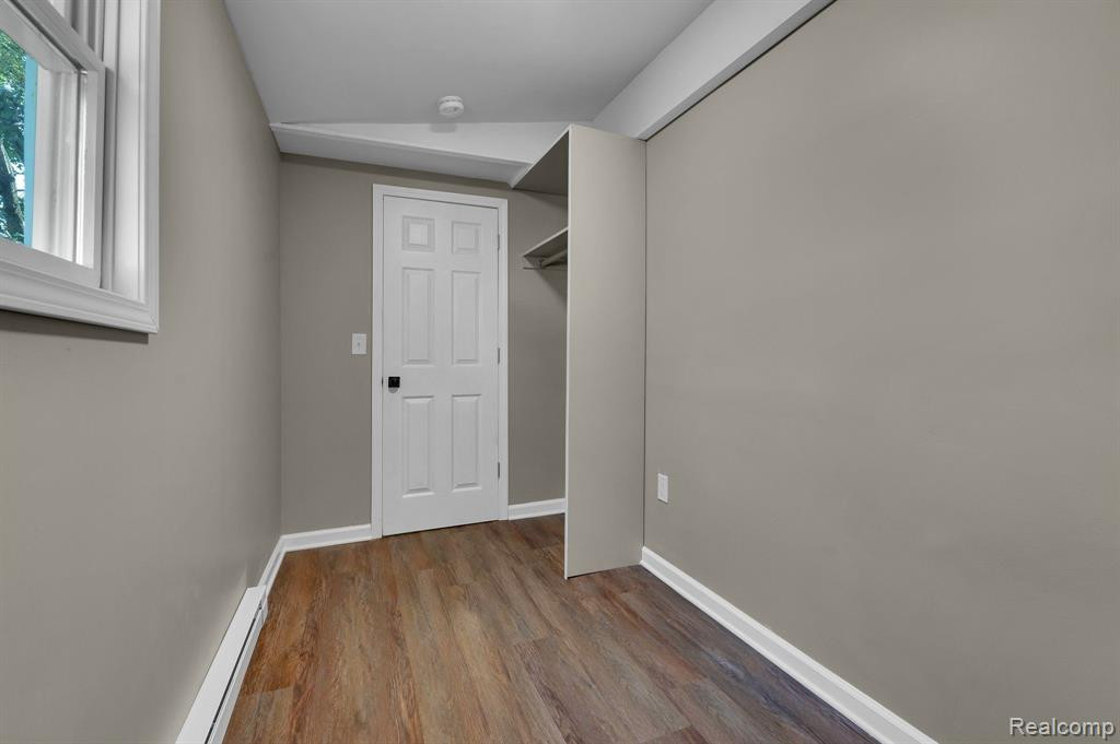 5031 ANATOLE Street, Grosse Pointe, MI 48236 — Photo 19