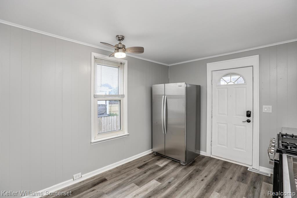 404 WALNUT #1 Street, Wyandotte, MI 48192 — Photo 3