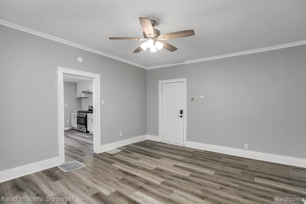 404 WALNUT #1 Street, Wyandotte, MI 48192 — Photo 5