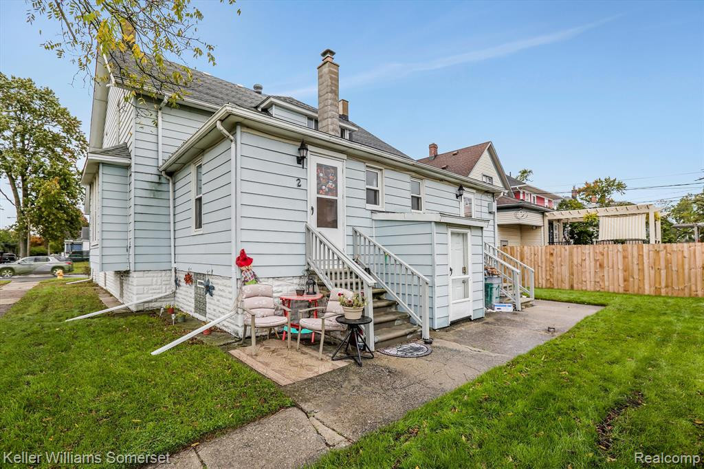 404 WALNUT #1 Street, Wyandotte, MI 48192 — Photo 10
