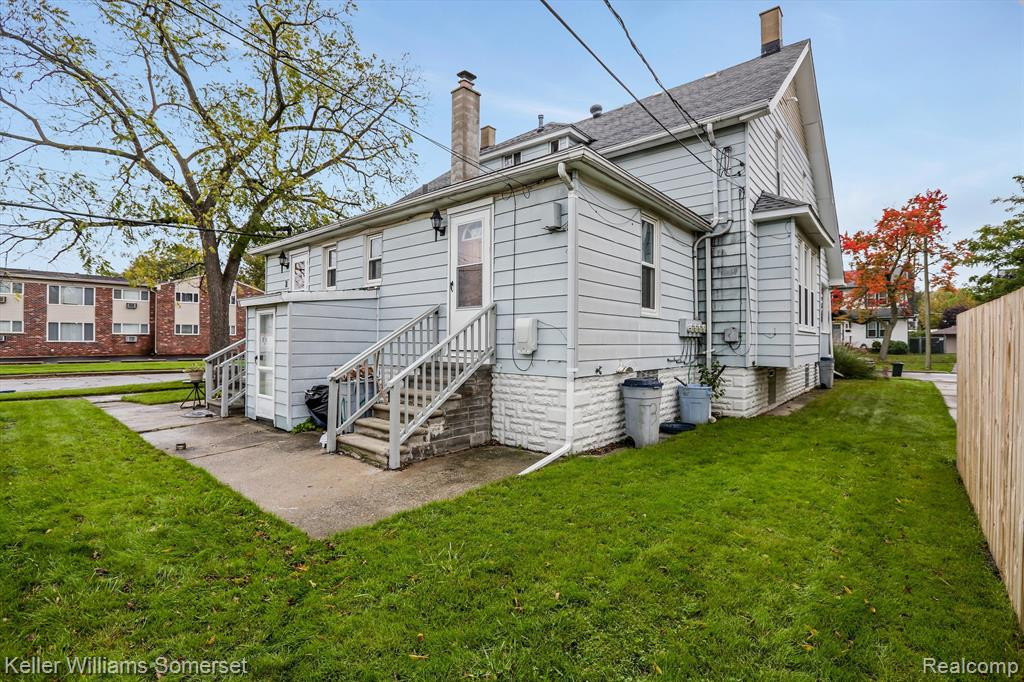404 WALNUT #1 Street, Wyandotte, MI 48192 — Photo 13
