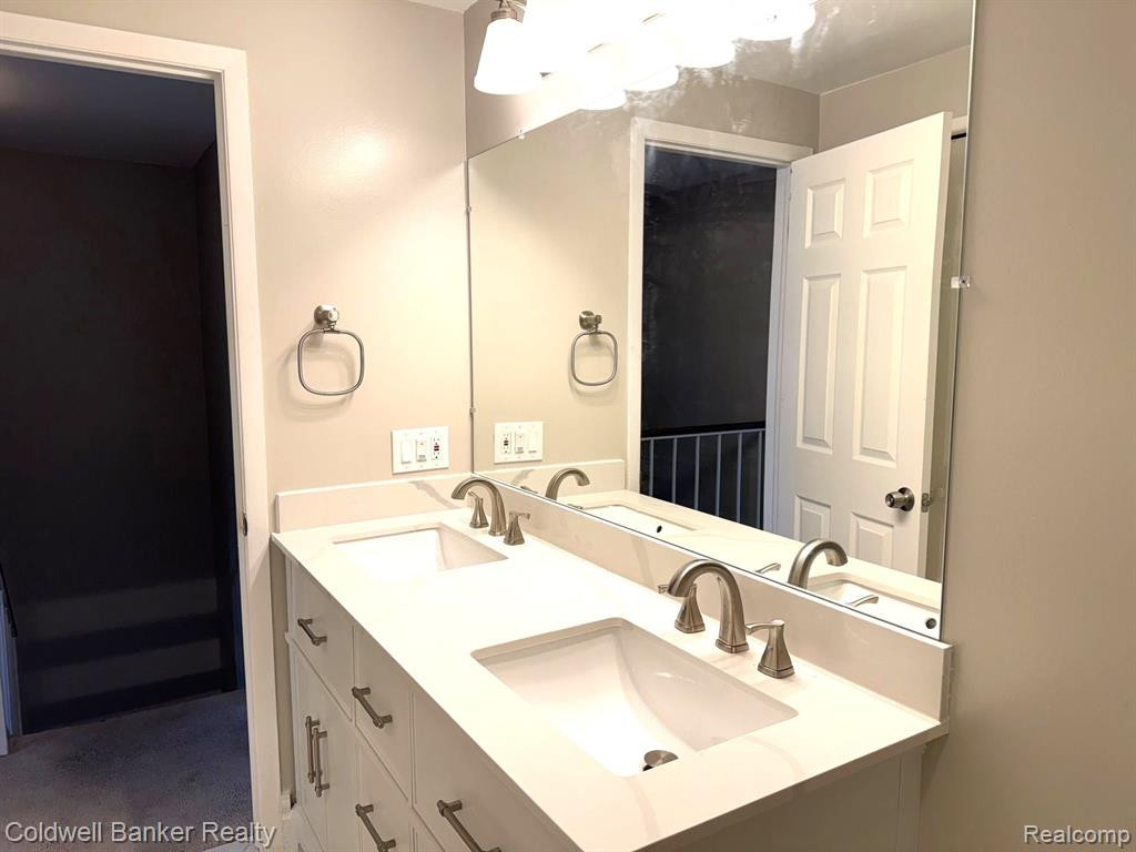5081 BUCKINGHAM, Troy, MI 48098 — Photo 12