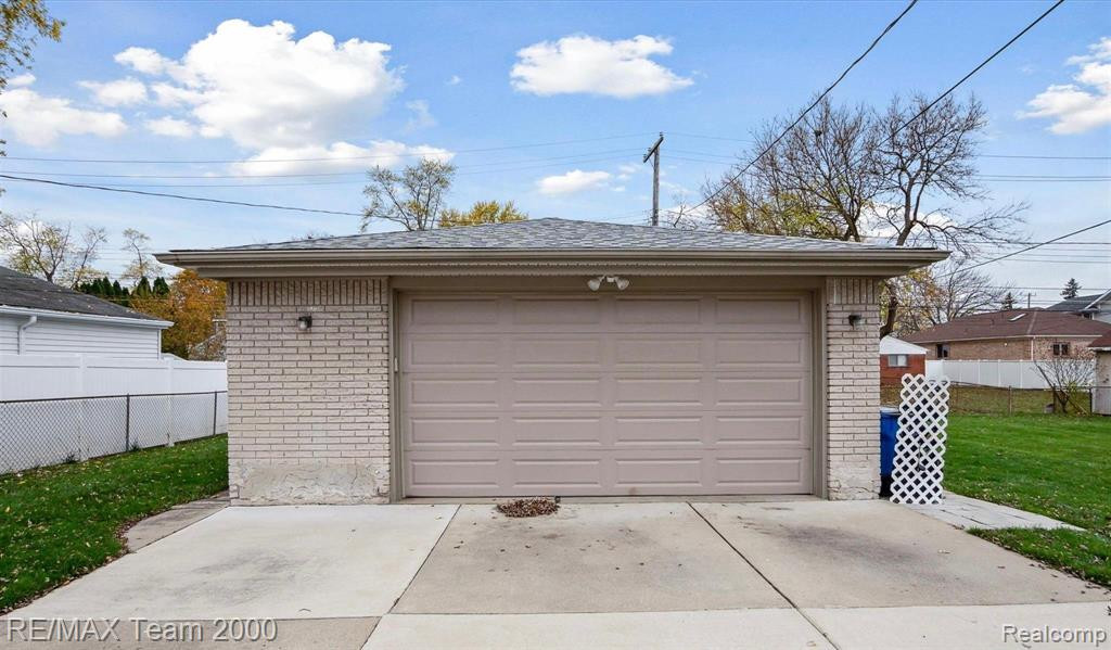 4942 HARDING Street, Dearborn Heights, MI 48125 — Photo 3