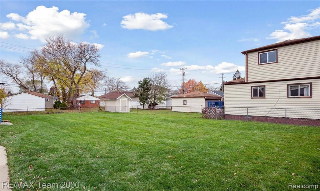4942 HARDING Street, Dearborn Heights, MI 48125 — Photo 15