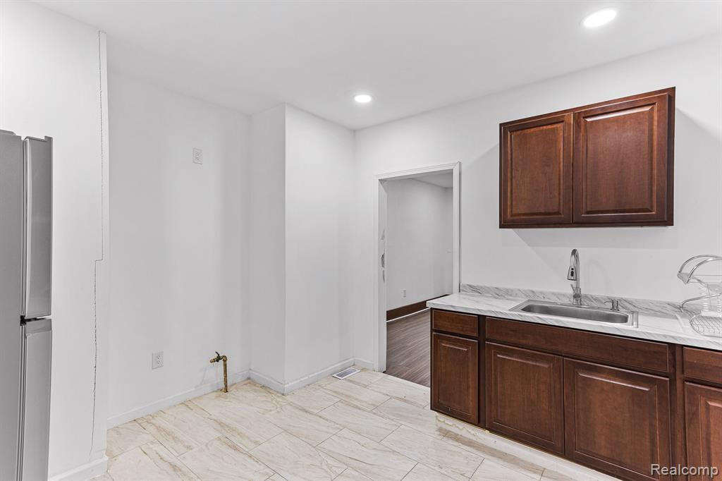 1732 LAWNDALE Street, Detroit, MI 48209 — Photo 12