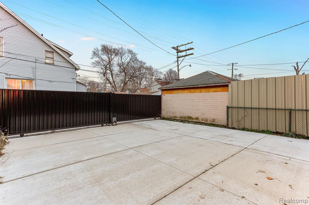 1732 LAWNDALE Street, Detroit, MI 48209 — Photo 26