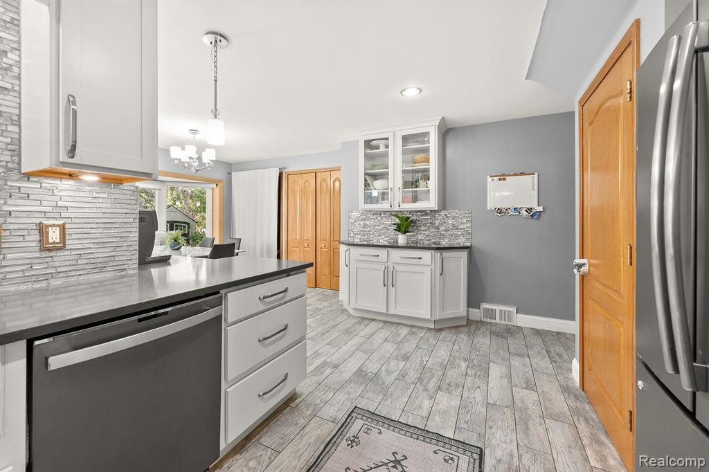 601 S LAFAYETTE Street, Dearborn, MI 48124 — Photo 25