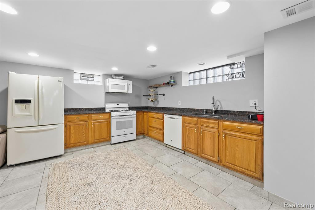 601 S LAFAYETTE Street, Dearborn, MI 48124 — Photo 47