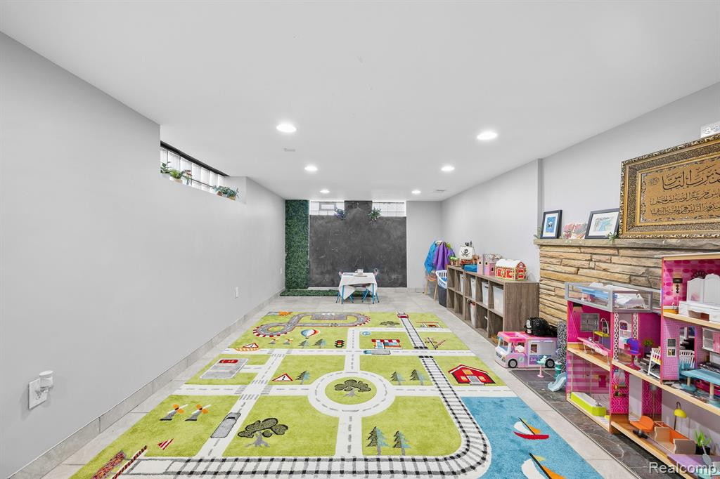 601 S LAFAYETTE Street, Dearborn, MI 48124 — Photo 48