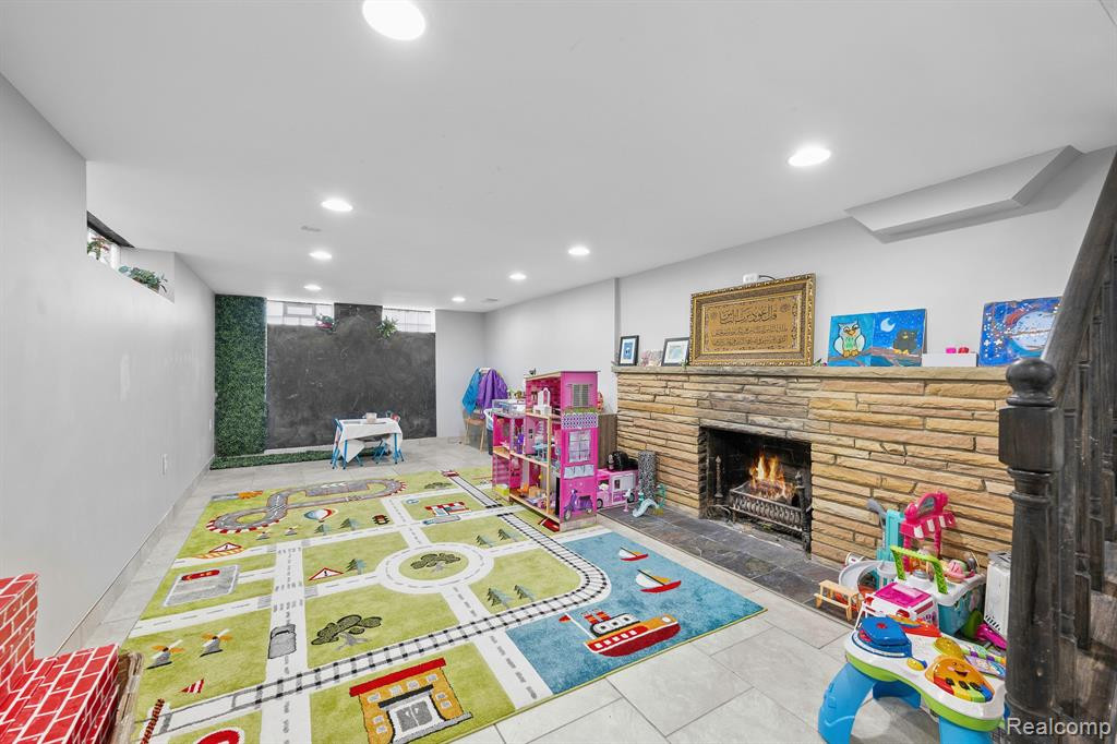 601 S LAFAYETTE Street, Dearborn, MI 48124 — Photo 49