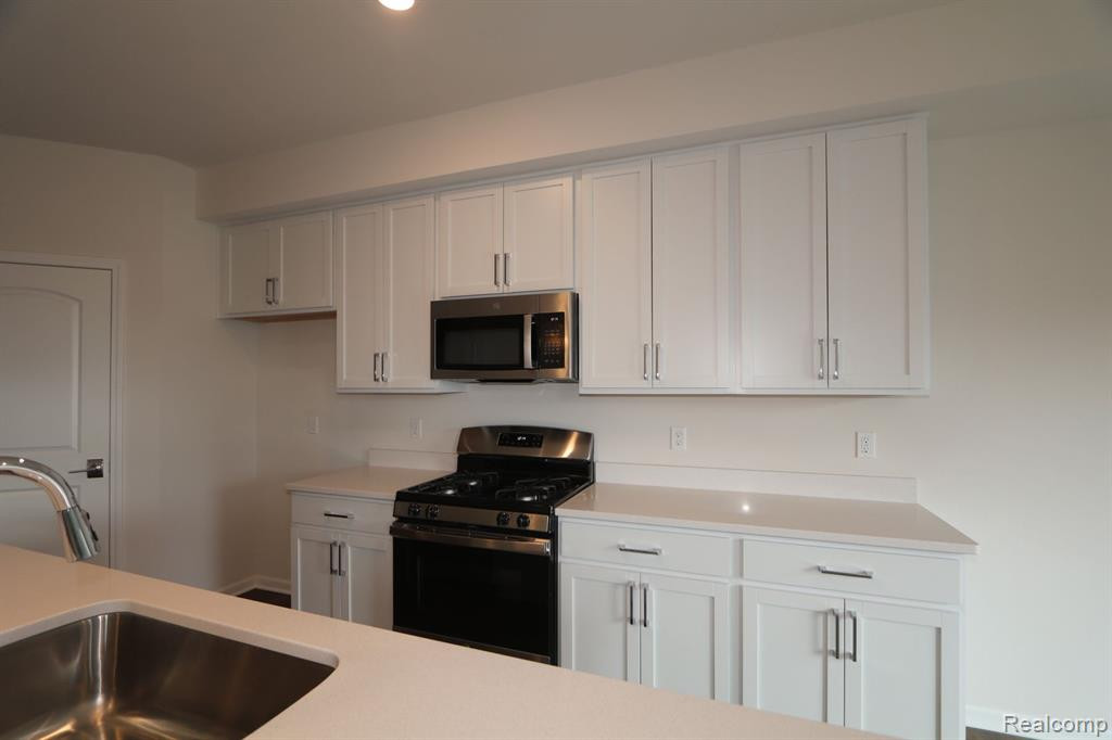 8569 GROVE Street, Washington, MI — Photo 4